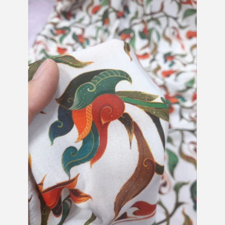 روسری نخ کاستوم طرح حنانه سایز 140 چرخ دوز