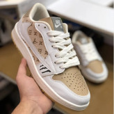 کفش نایک تراویس مردانه رنگ کرم دور دوخت چرم صنعتی