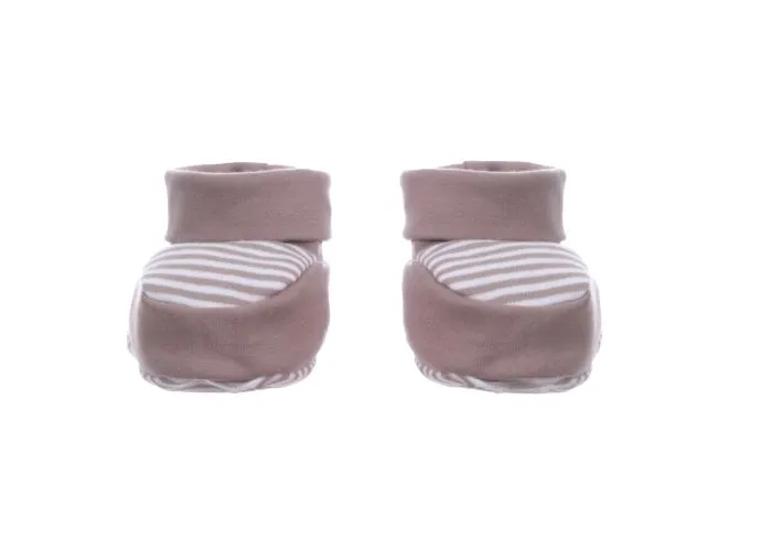 baby-booties-lion-2.webp