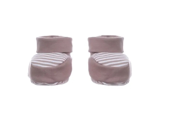 baby-booties-lion-2.webp