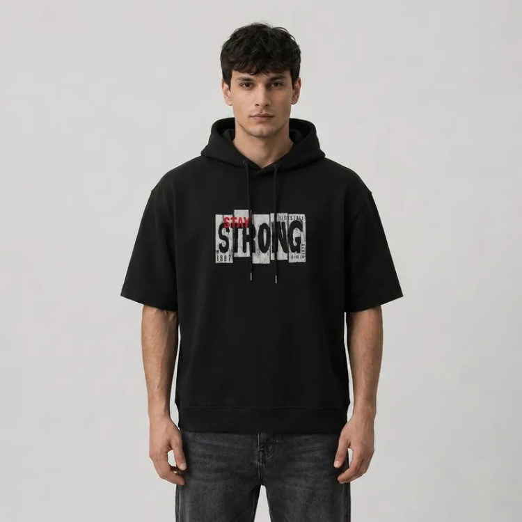 تی شرت مردانه کلاهدار نخی طرح حروف مشکی مدل STRONG