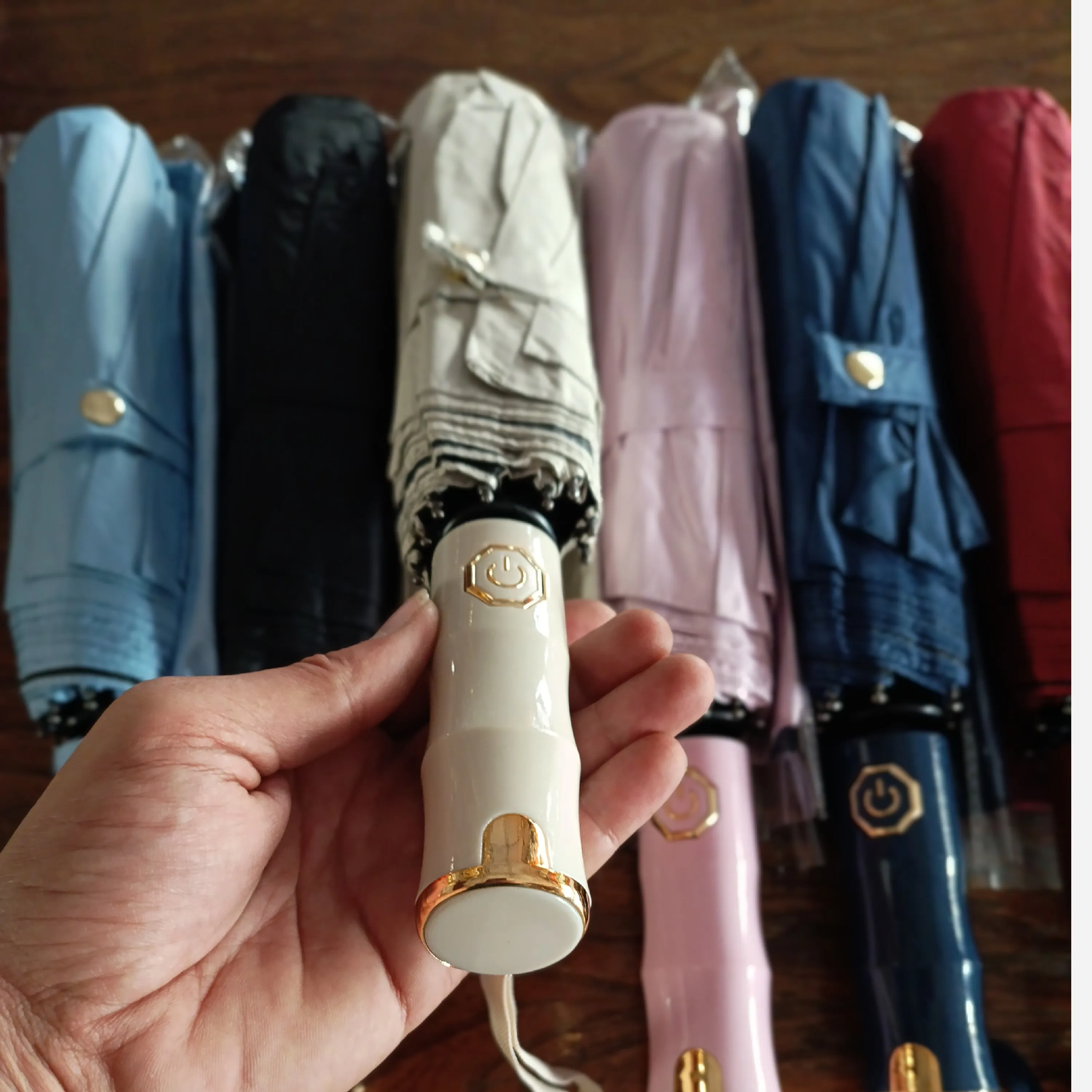 چتر اتومات دسته پاستیلی 20 فنره ضد باد دو رویه UV مناسب آقایان و بانوان